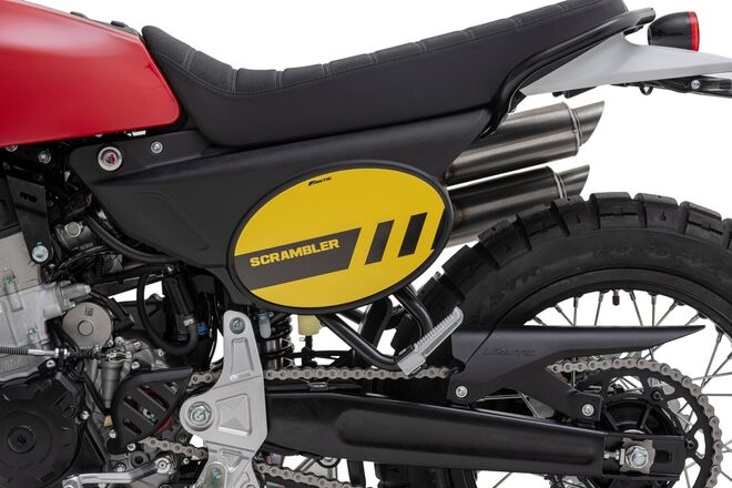 Motocykl Fantic Caballero 500 Scrambler - červená / 2025