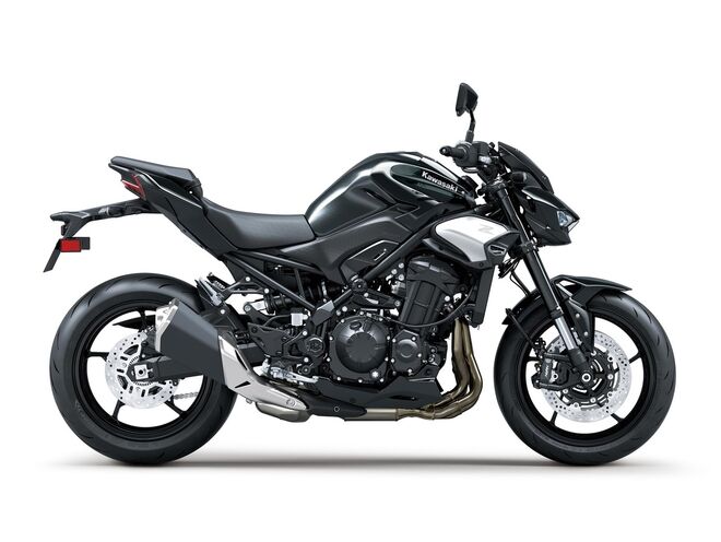 Motocykl Kawasaki Z900 70/35 kW černá / 2025