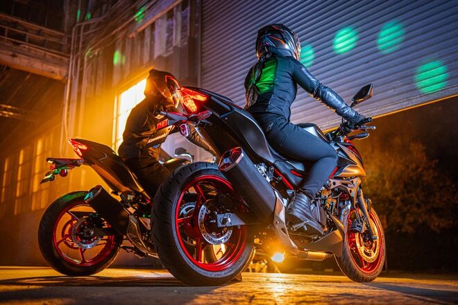 Motocykl Kawasaki Z500 SE červená / 2025