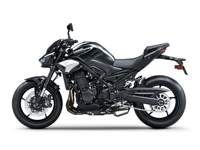 Motocykl Kawasaki Z900 70/35 kW černá / 2025