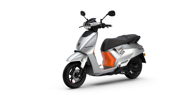 Peugeot Django EVO 125i SPORT - SATIN FLASH SILVER