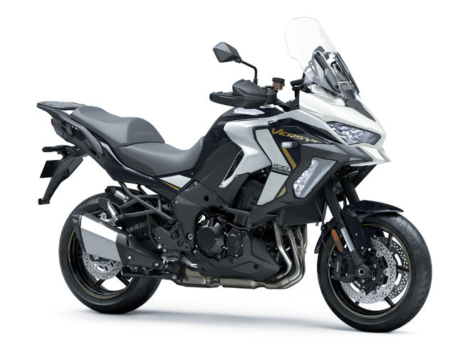 Motocykl Kawasaki Versys 1100 S bílý / 2025