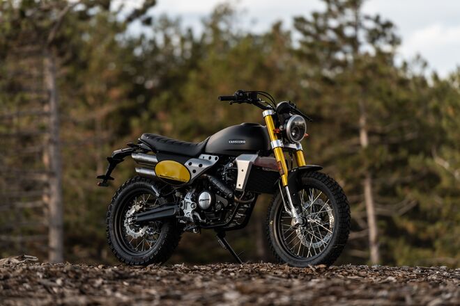 Motocykl Fantic Caballero 125 Scrambler - černá / 2023 Motocykl Fantic Caballero 125 Scrambler - černá / 2023